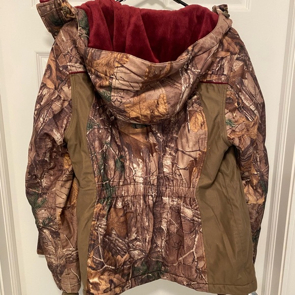 Field & Stream Women's Red and Camo Jacket - Picture 7 of 8